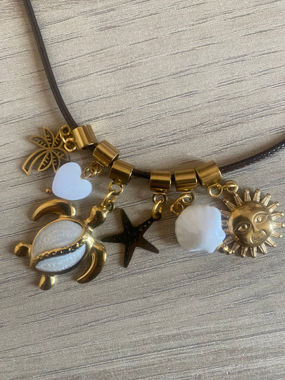 Collier ⟩ JUNE