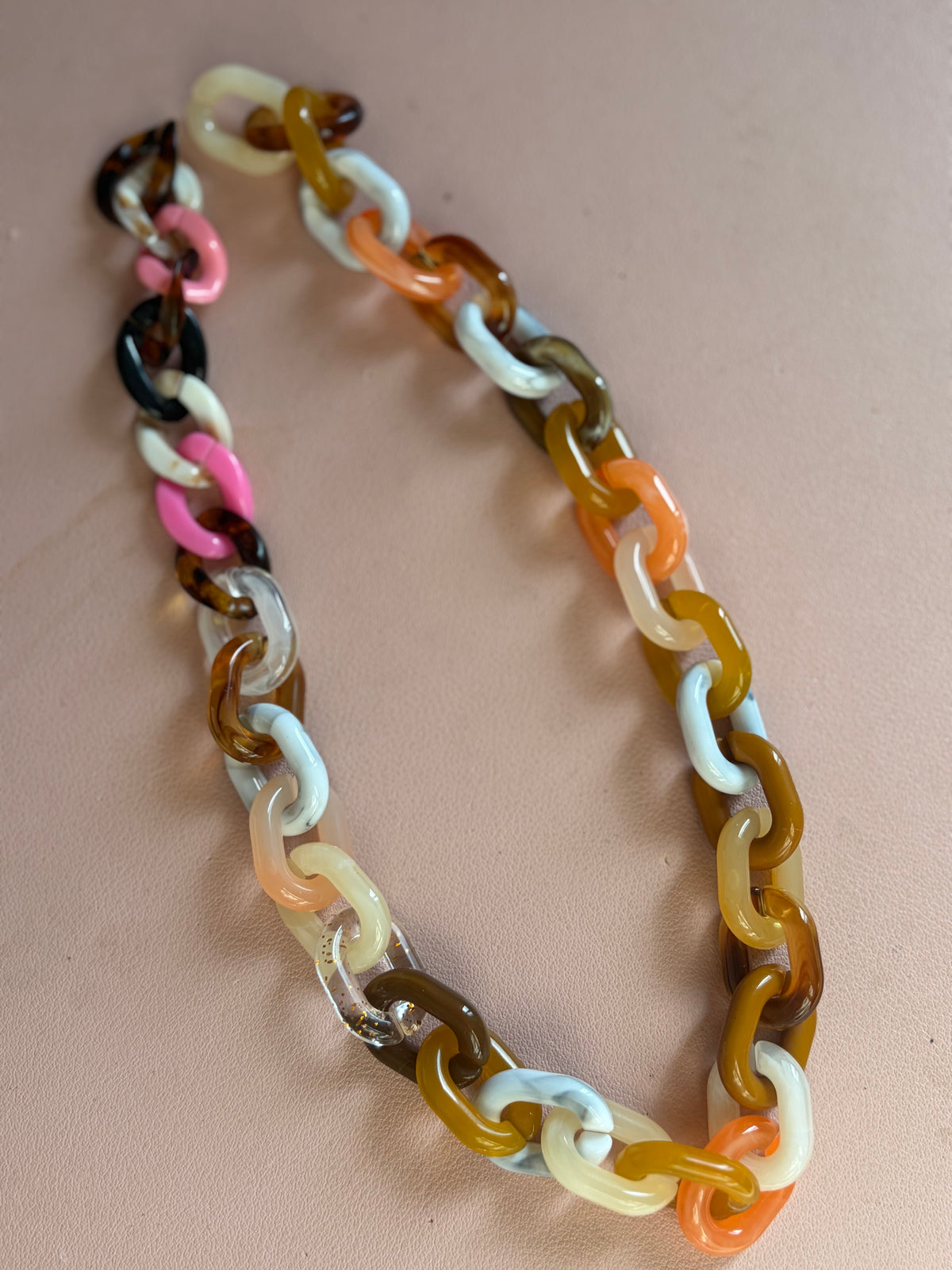 Collier ⟩ TWIGGY pop
