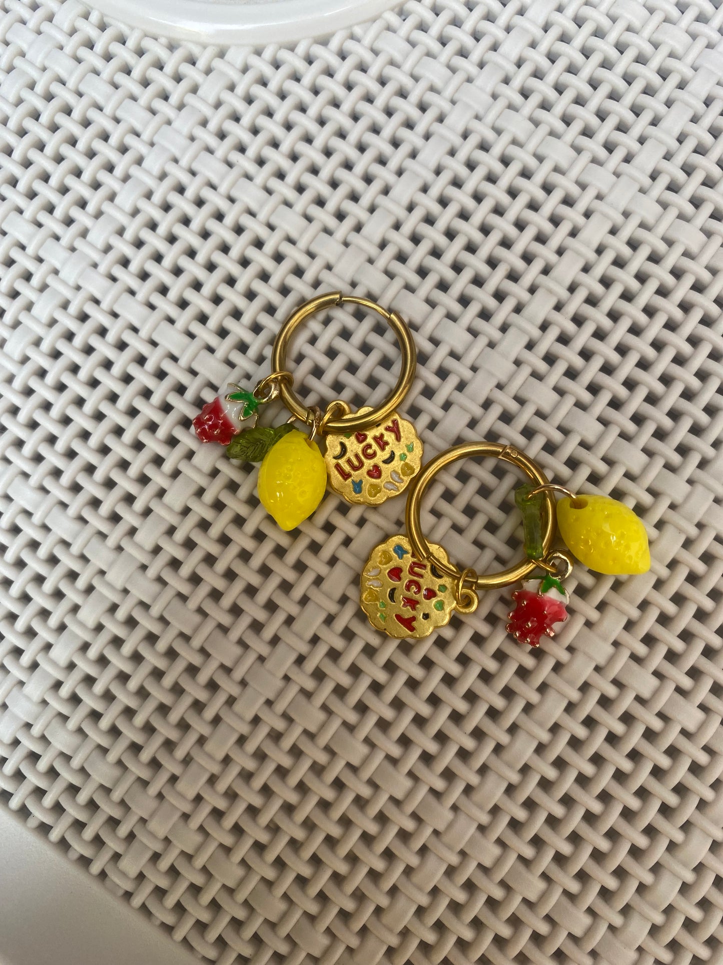Petites créoles ⟩ LUCKY